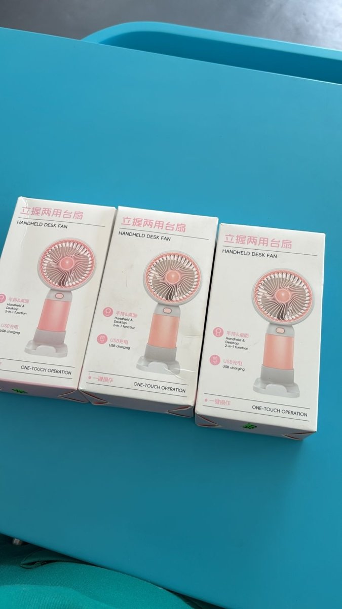 Mini ventilador de escritorio portátil - Universo Tutu - [Lima, Perú]
